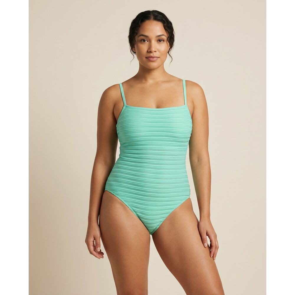 NWT La Blanca Fluid Lines One Piece Swimsuit Size 4 Mint Green Stripe